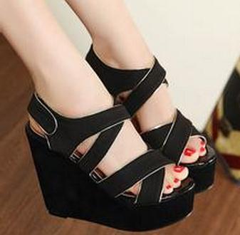 高跟防水台坡跟鱼嘴鞋搭配