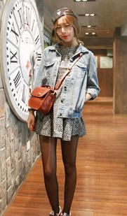 牛仔外套裙装如何搭配 牛仔外套搭配方法