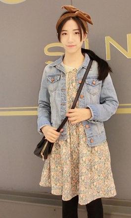 牛仔外套裙装如何搭配 牛仔外套搭配方法