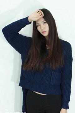 女生冬天毛衣如何搭配