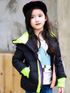 童装羽绒服如何搭配好看