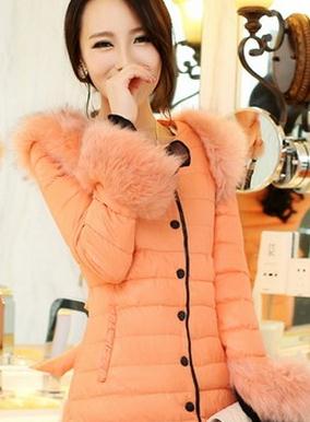 中长款女士羽绒服如何搭配时尚