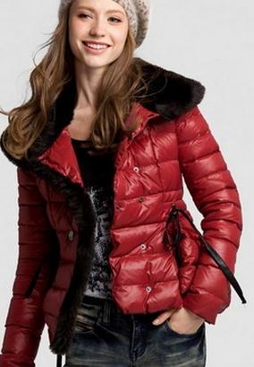 女款羽绒服时尚搭配推荐