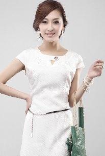 白色连衣裙如何搭配 白色连衣裙搭配要点